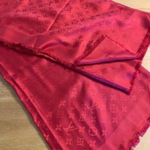 Louis Vuitton Accessories - Louis Vuitton Red MonogramShine shawl Louis Vuitton Accessories - Louis Vuitton Red MonogramShine shawl